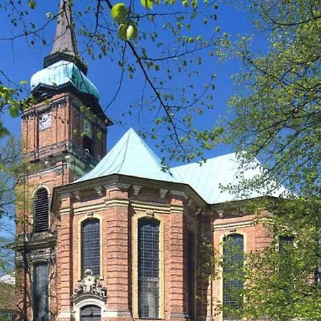 Apartment Direkt An Der Schelfkirche